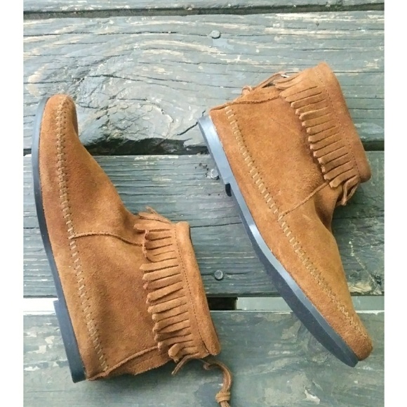 Minnetonka Shoes - NWOT Minnetonka**Suede Rust Moccasins Size 8